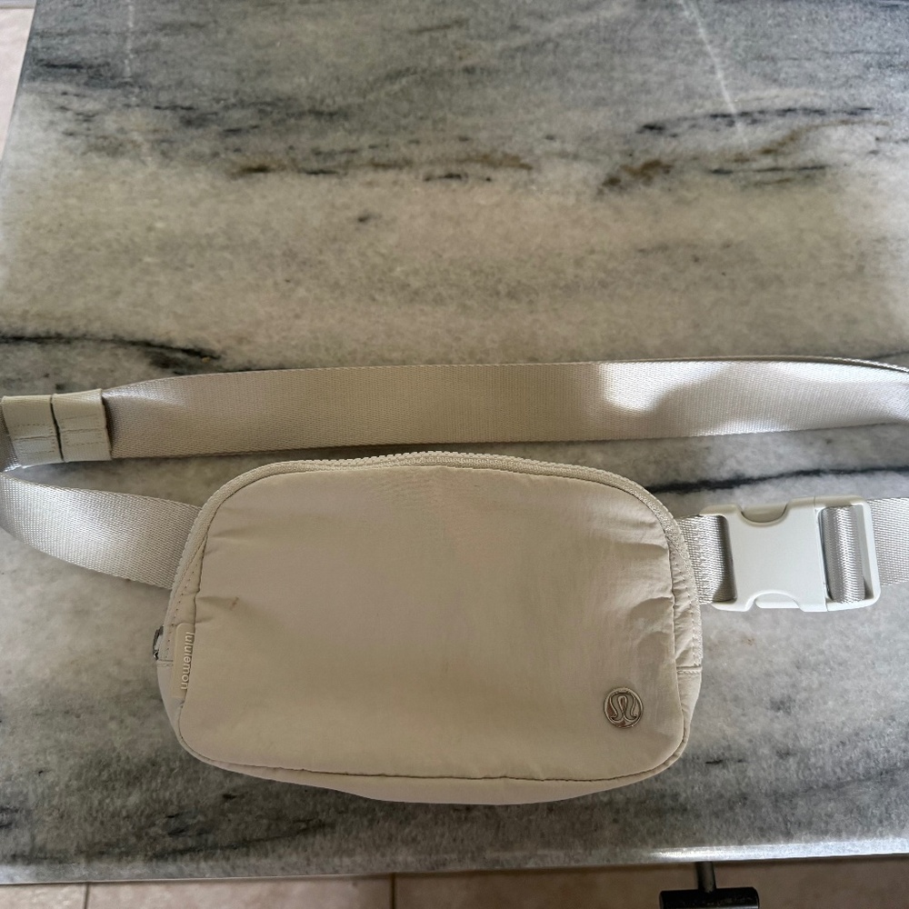 Lululemon Fanny pack